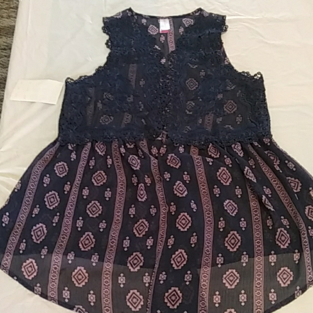 Tunic cover up size L.                      36